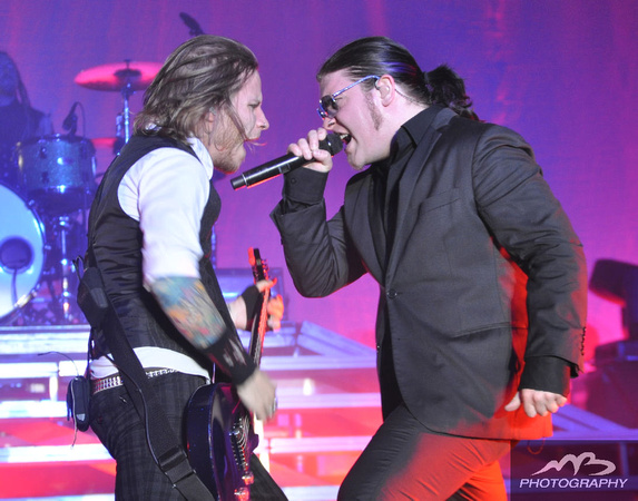 Shinedown - Zach Myers and Brent Smith